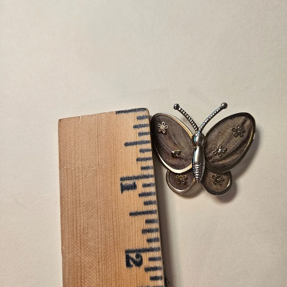 Silver Toned Mesh Butterfly‎ Shaped Brooch Pendant